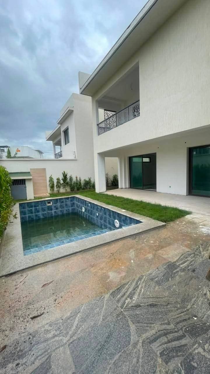 Splendide duplex 7 avec piscine