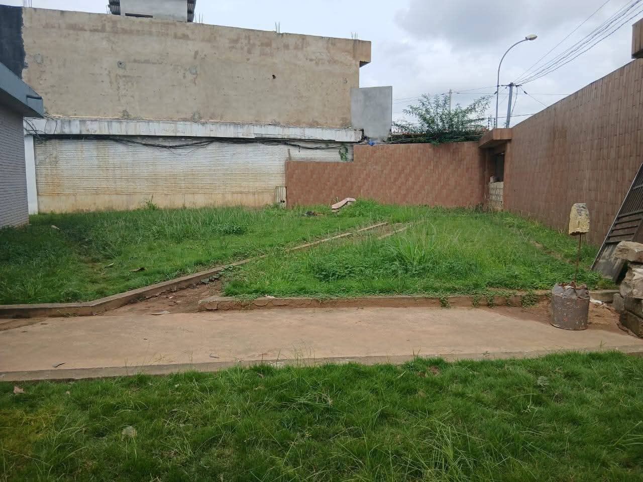 Terrain commercial sur 560 m2