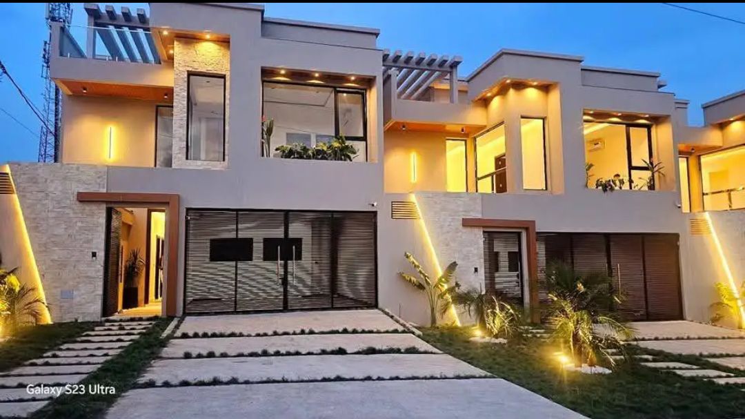 Villa triplex 7 pièces haut de gamme avec ACD
