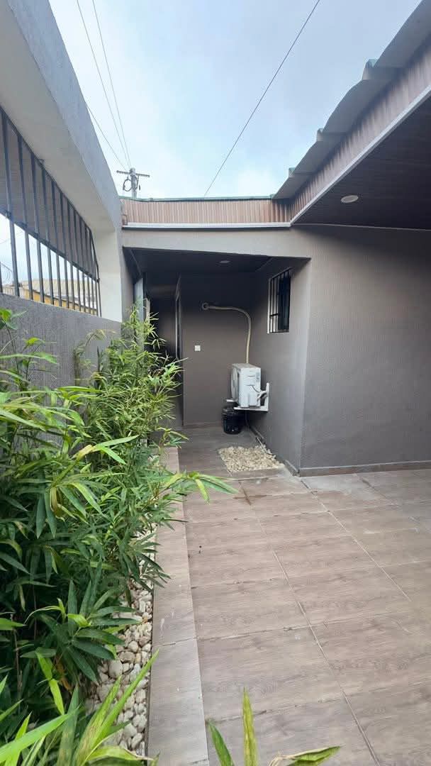 Villa rénovée bon standing 3 pièces avec une dépendance