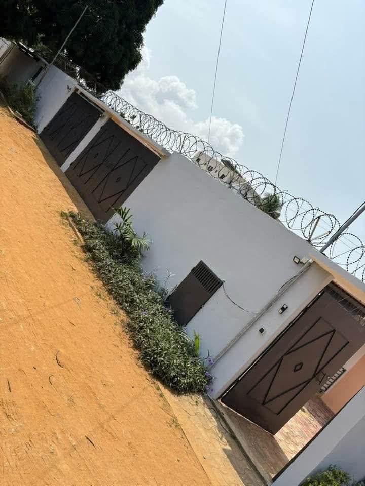 Superbe villa basse 3 pièces avec titre foncier