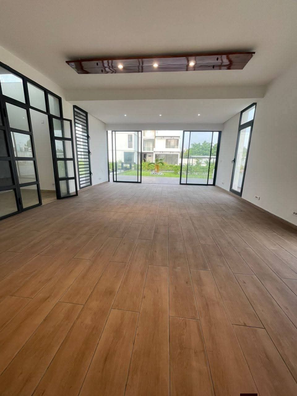 Luxueuse villa triplex 8 pièces