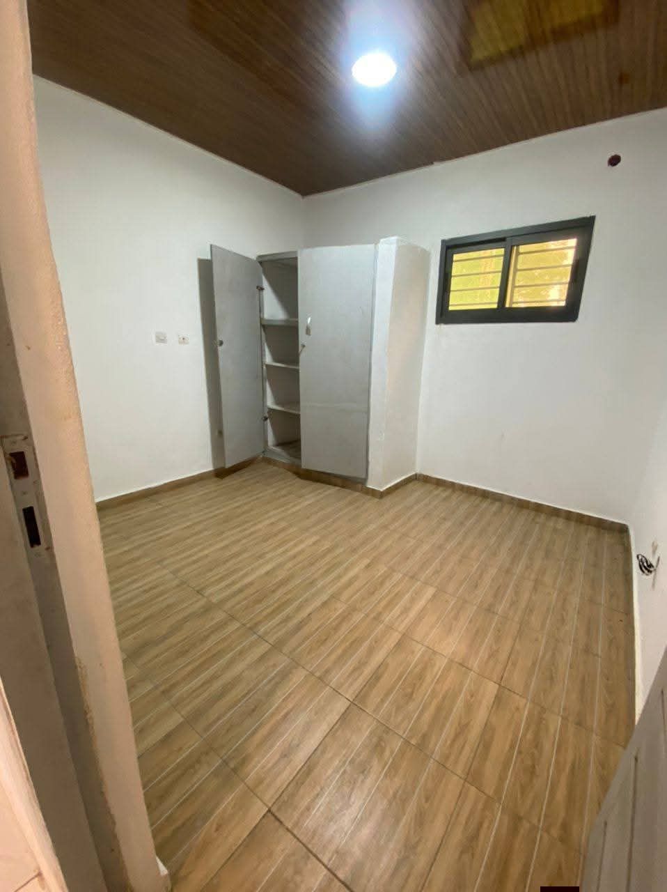 Grand studio en maison basse
