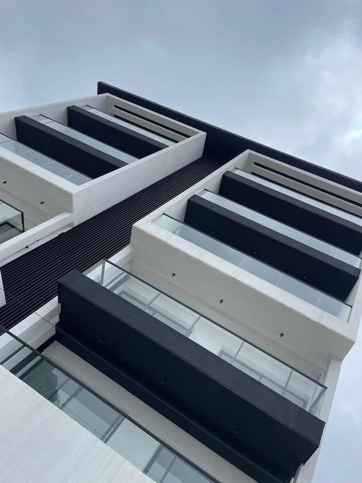Luxueux logement 4 pièces neuf
