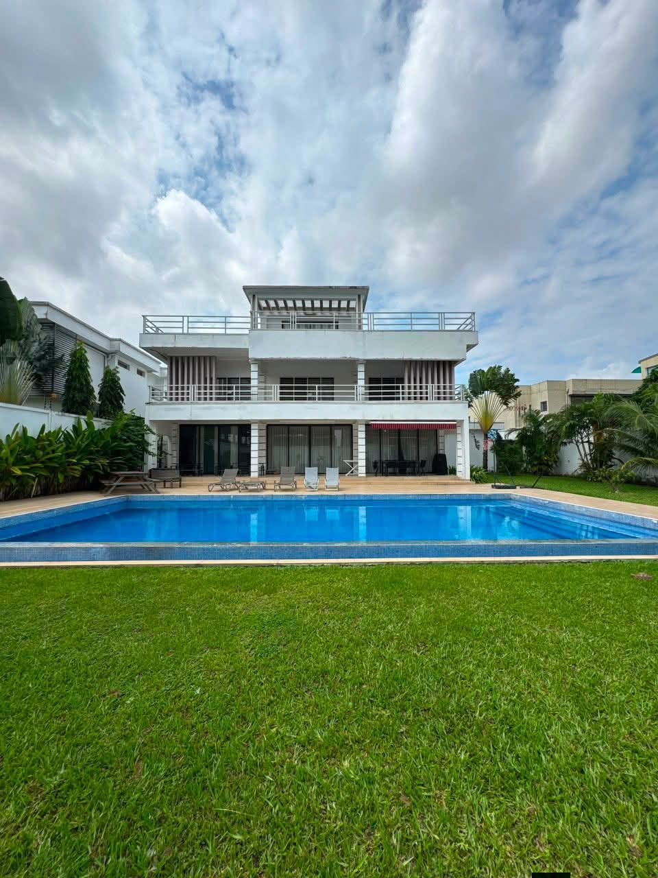 Magnifique domaine de 11 pièces sur 1000m2