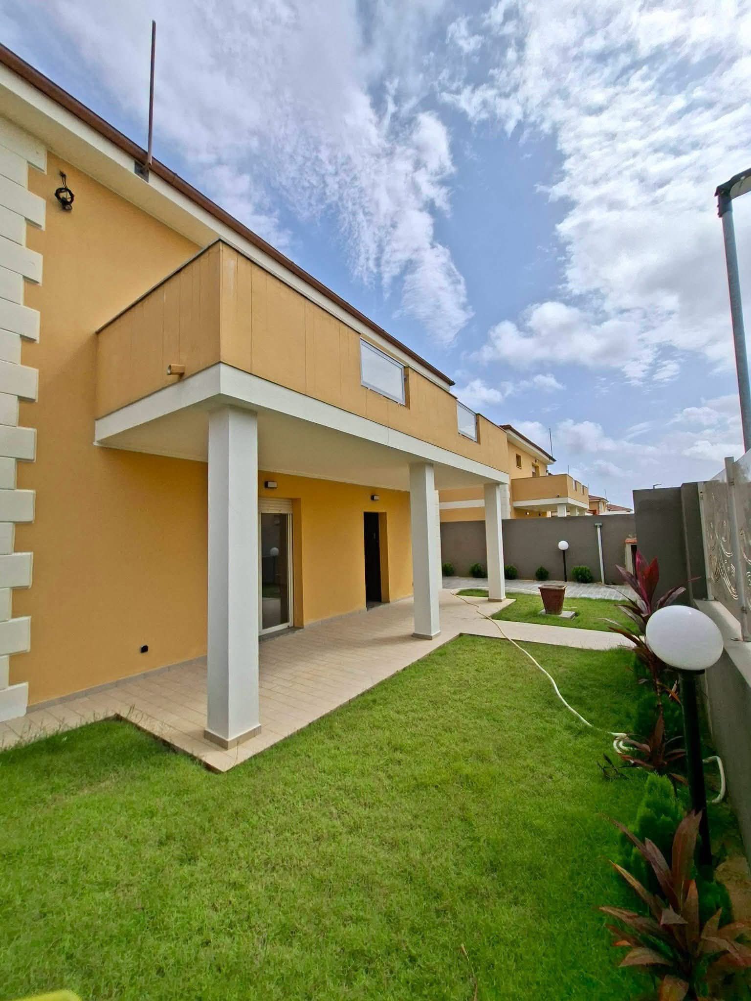 Sublime duplex 6 pièces avec une dépendance