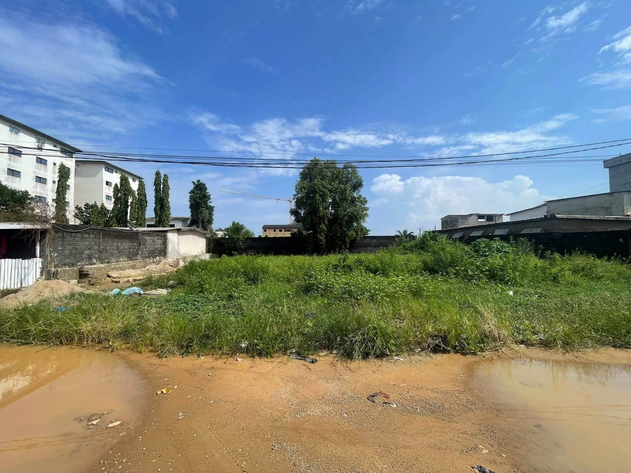 Terrain de 870m2 avec ACD
