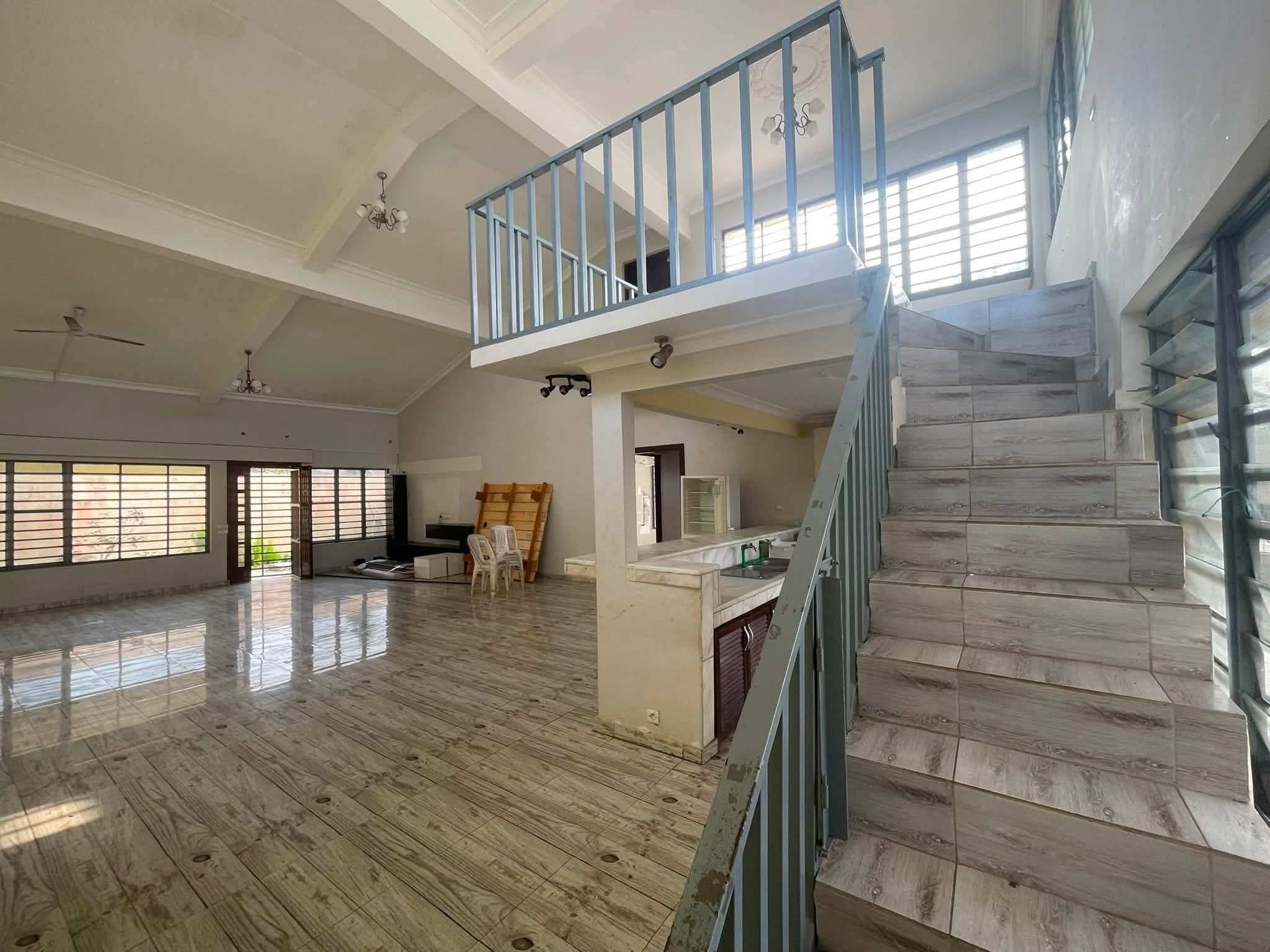 Somptueuse villa basse 4 pièces avec 3 dépendances