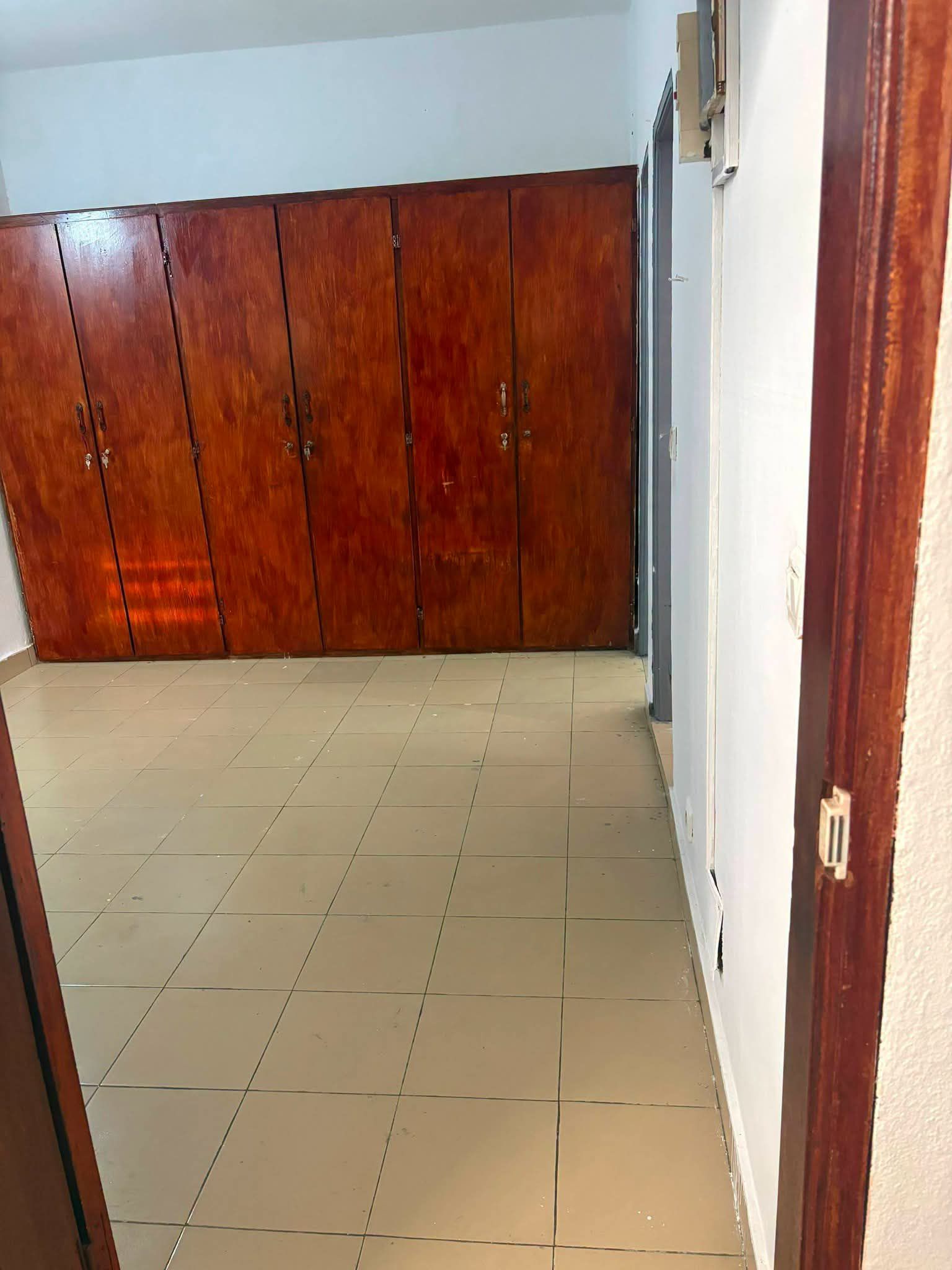Beau studio américain au rez-de-chaussée