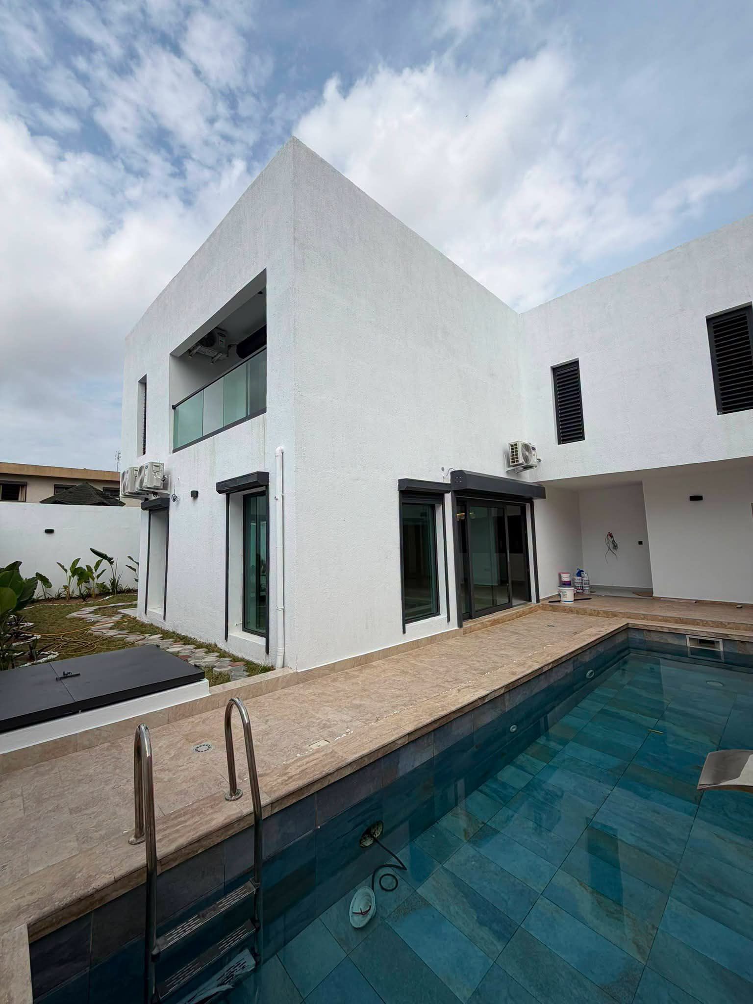 Villa duplex 7 pièces jamais habitée