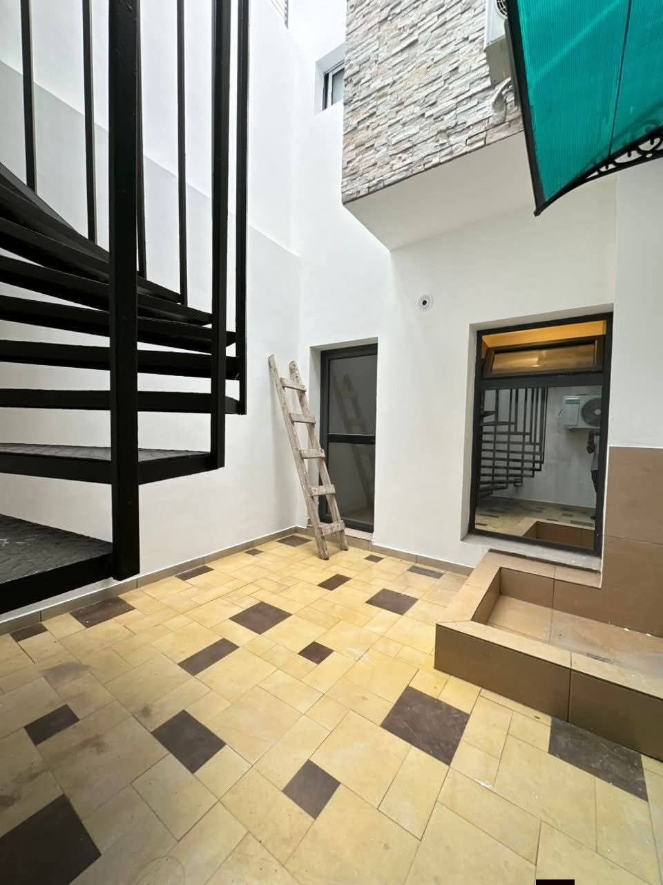 Villa duplex 5 pièces haut standing