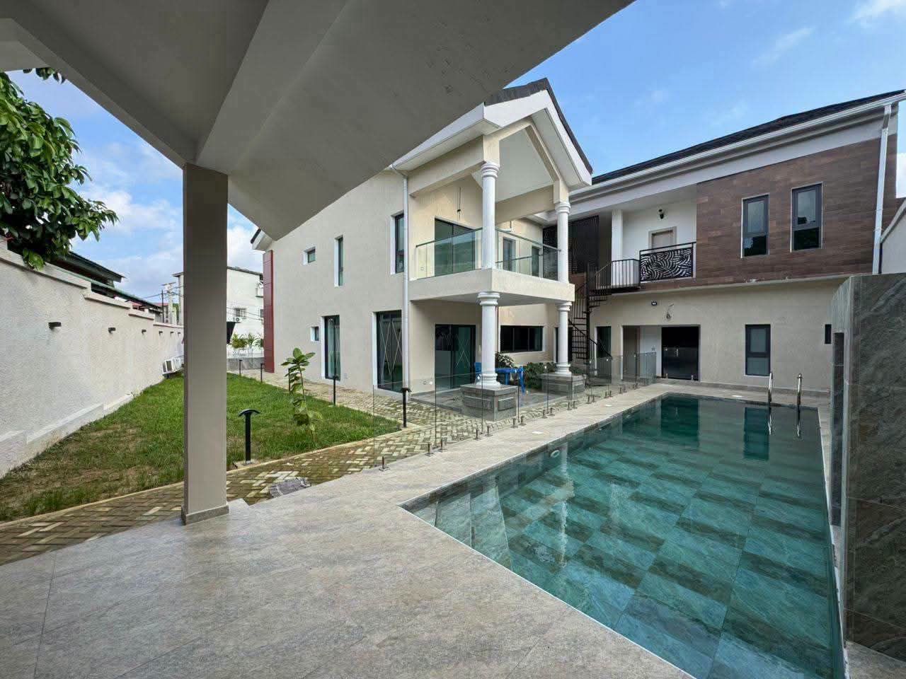 Villa duplex 7 pièces bon standing