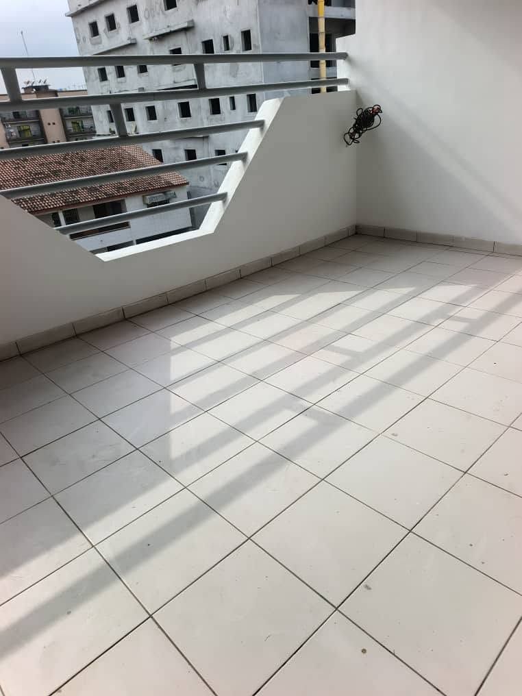 Beau logement 3 pièces au 3e étage