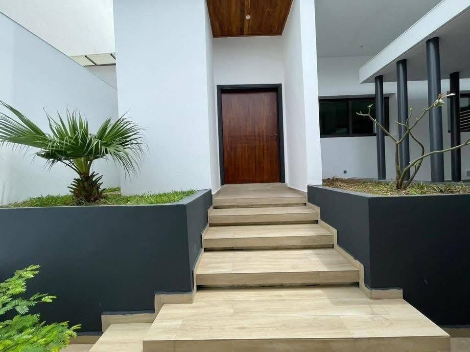 Belle villa duplex 7 pièces haut standing