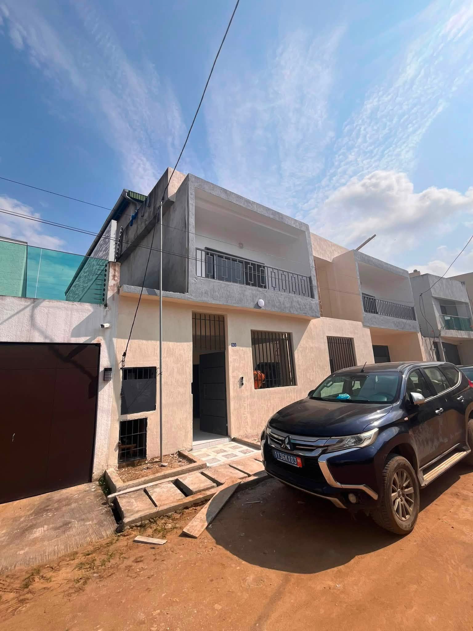 Belle villa duplex 10 pièces avec 2 pièces sur la dalle