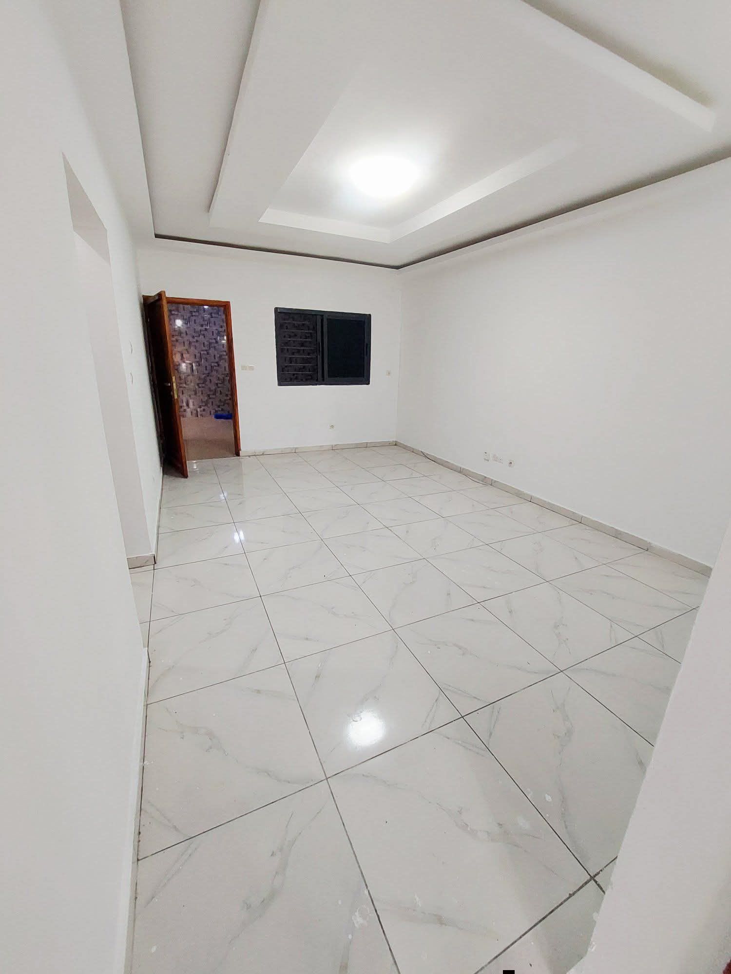 Beau logement 3 pièces au rez-de-chaussée