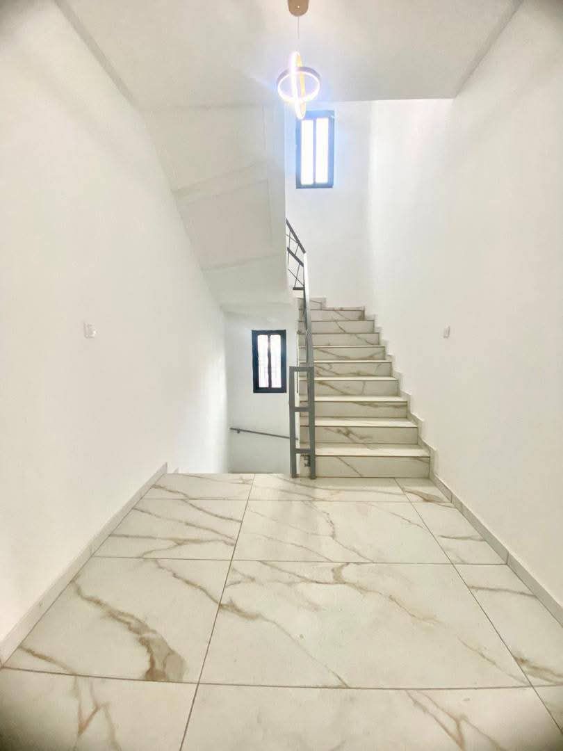 Splendide duplex 5 pièces bon standing