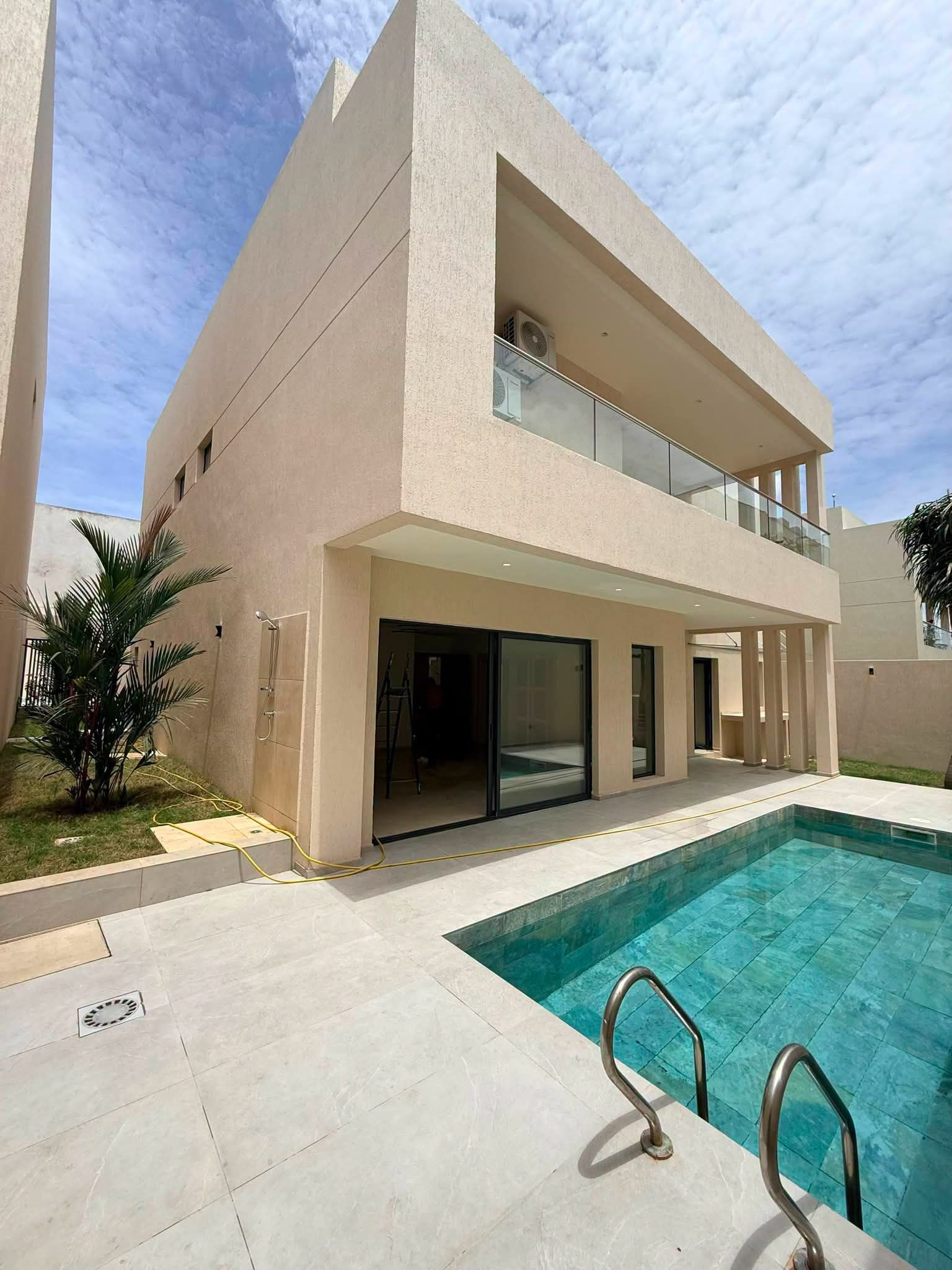 Magnifique villa duplex 5 pièces jamais habitée