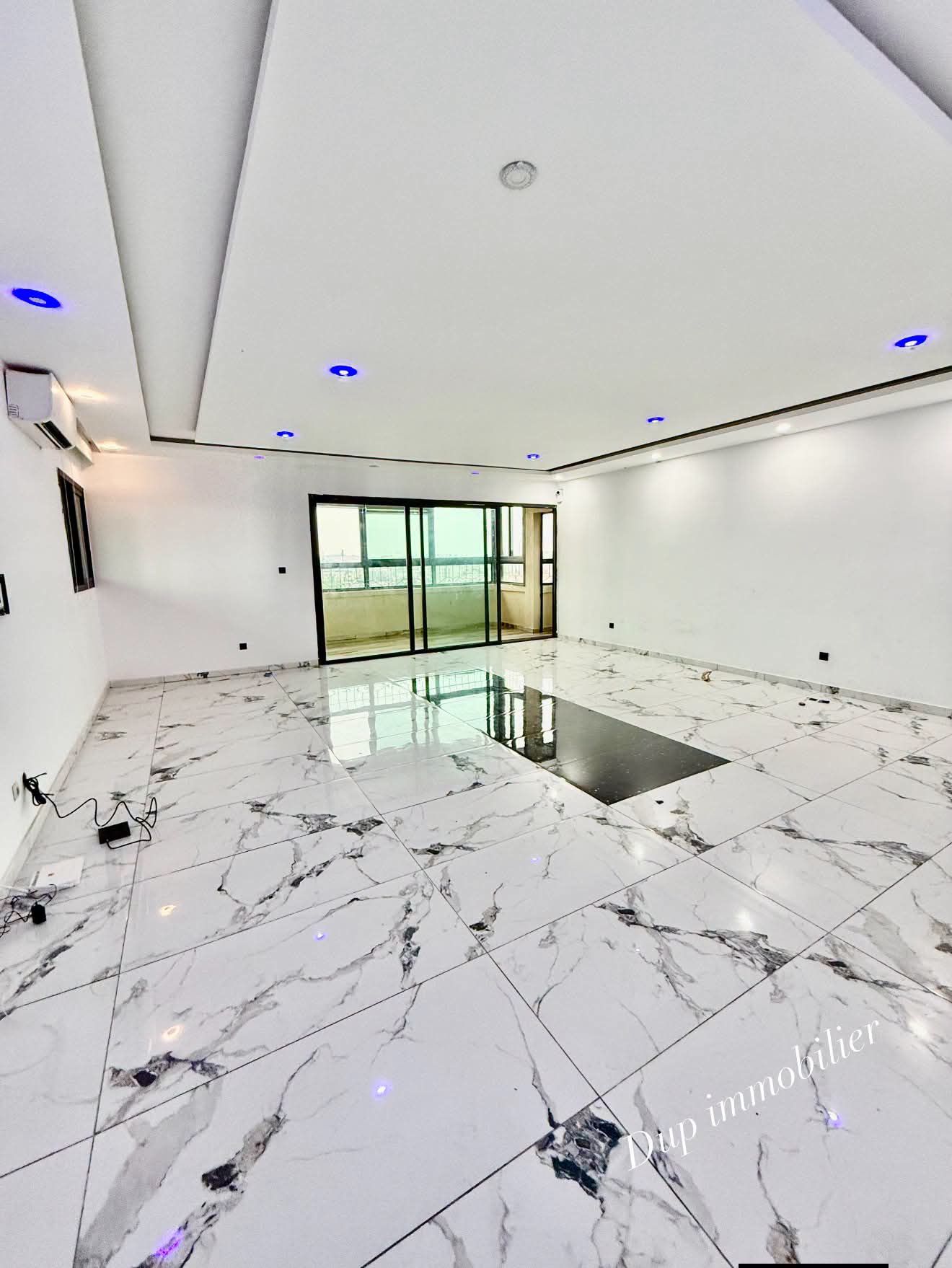Penthouse 4 pièces au 4e étage