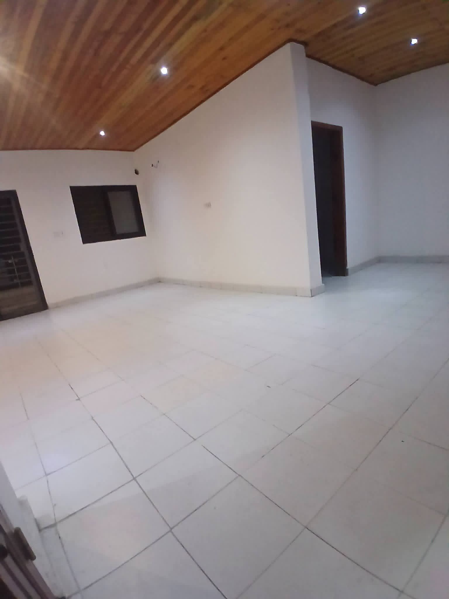 Beau logement 4 pièces au 1er étage