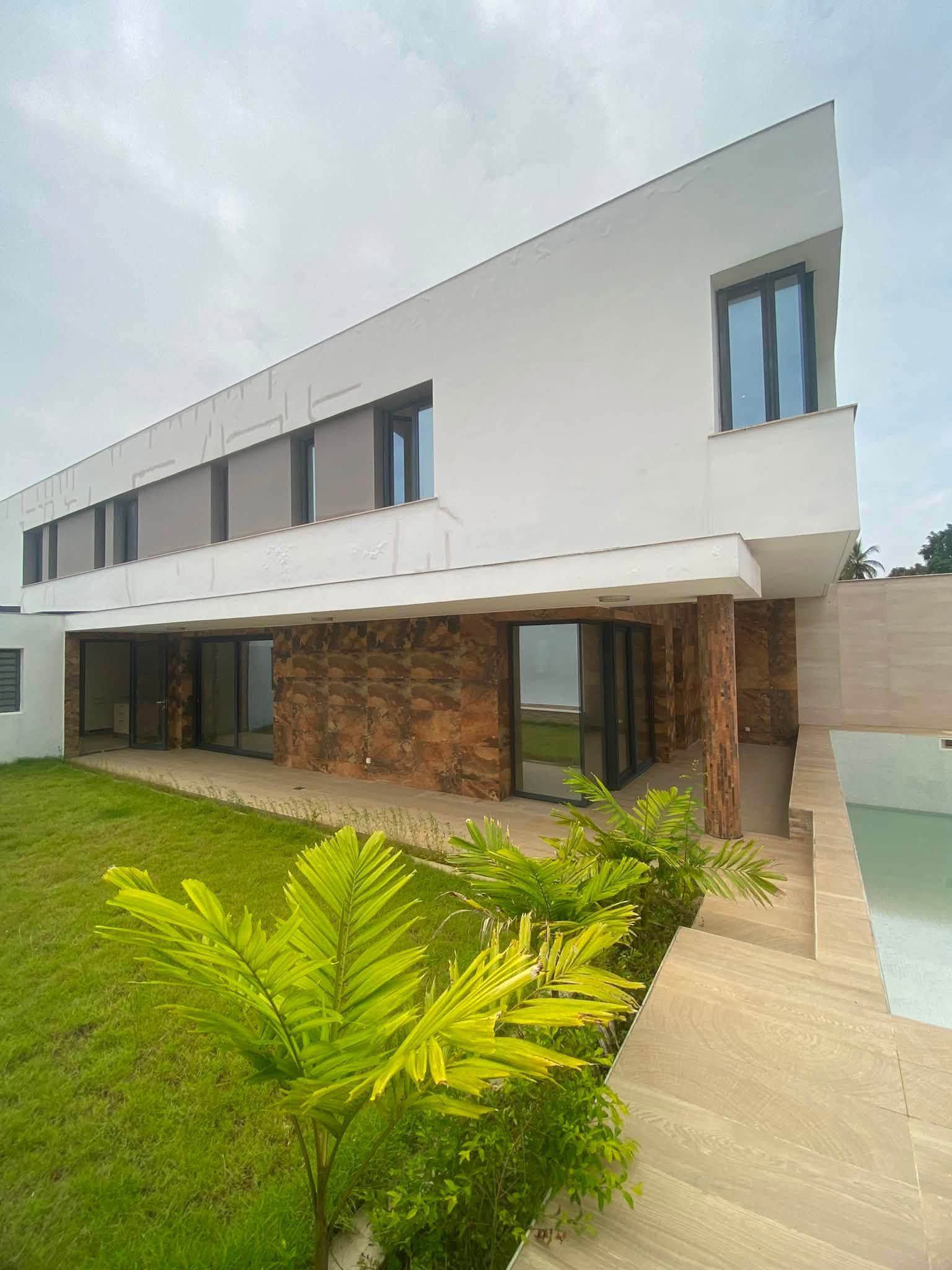 Villa duplex haut standing 5 pièces