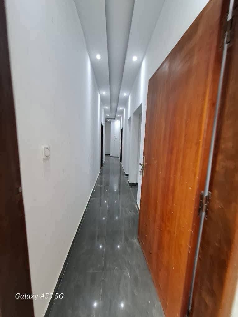 Beau logement 4 pièces au rez-de-chaussée jamais habité