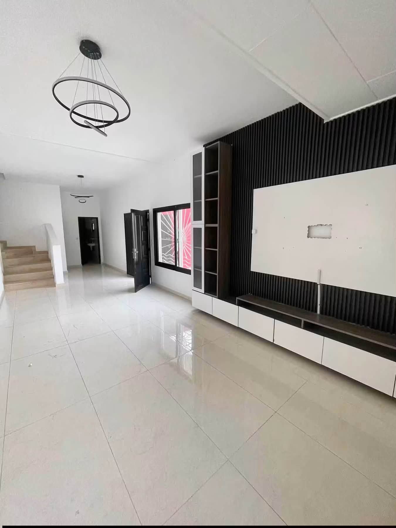 Duplex 6 pièces bon standing