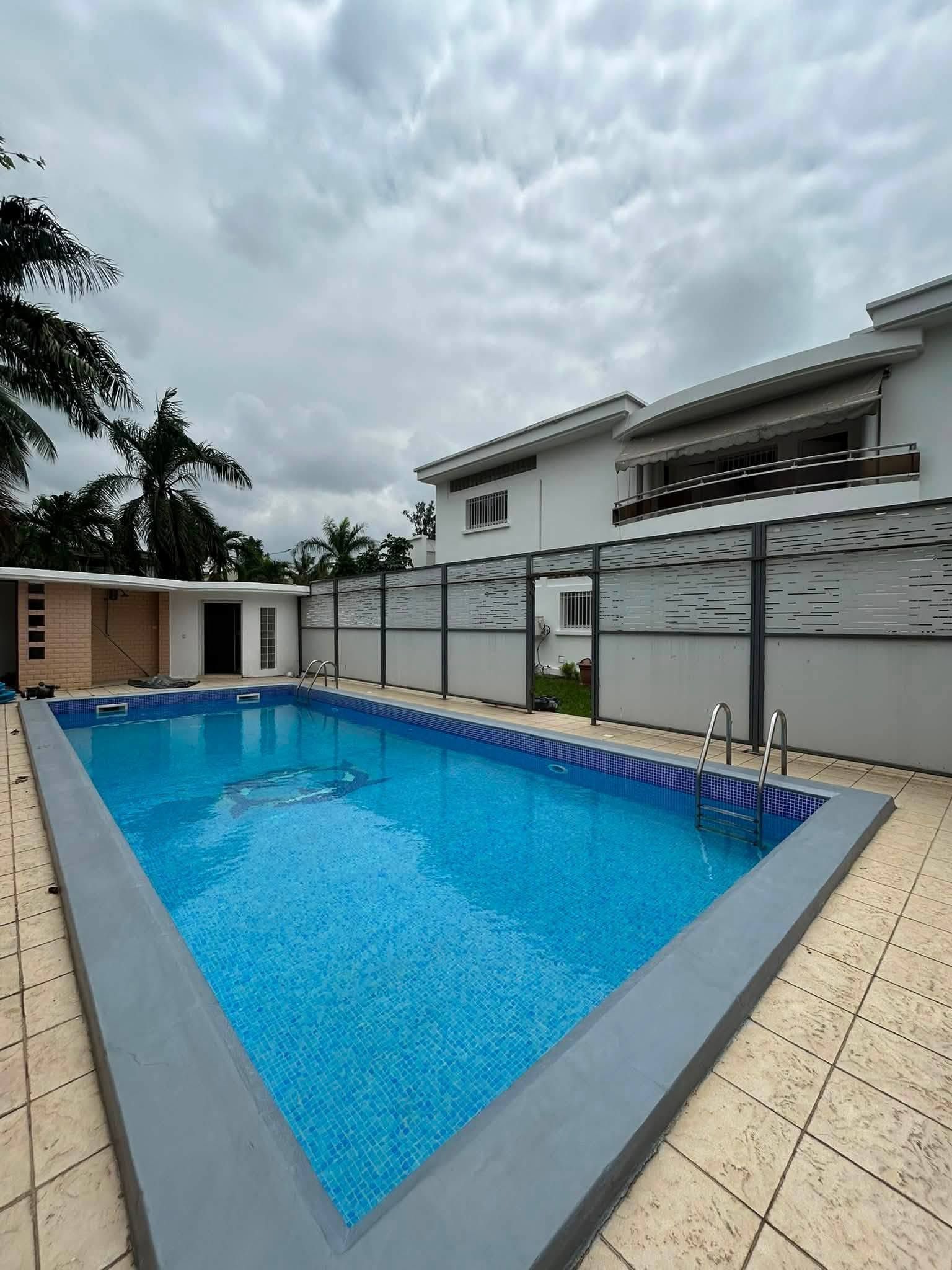 Prestigieuse villa duplex à ne pas rater