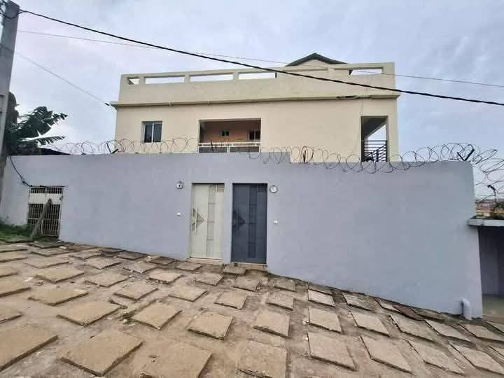 Grande villa duplex 6 pièces avec ACD