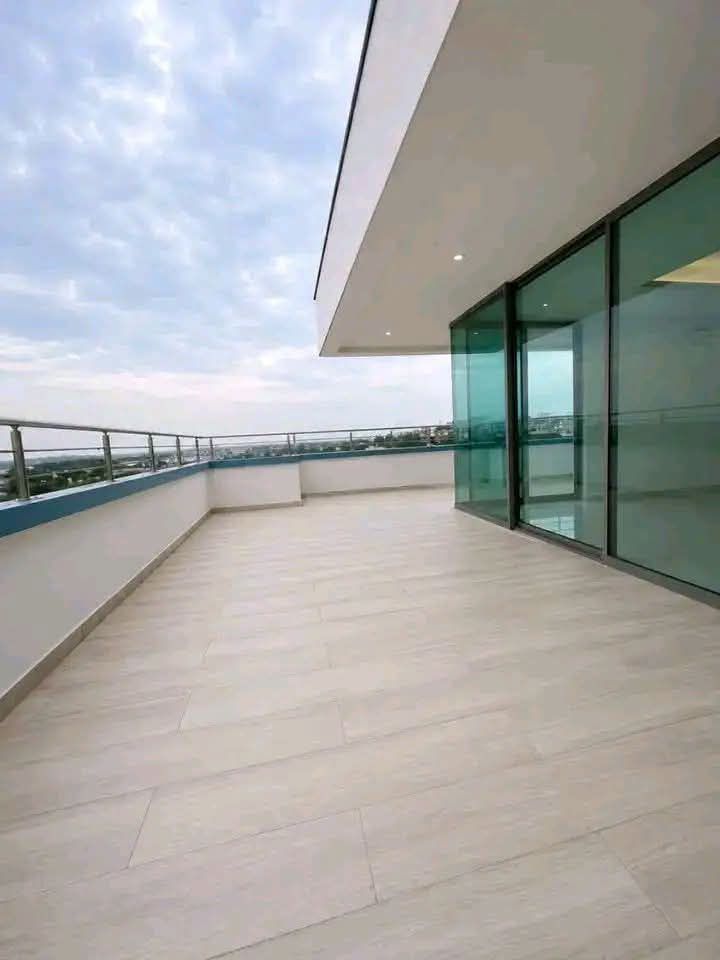 Penthouse 4 pièces au 4e étage