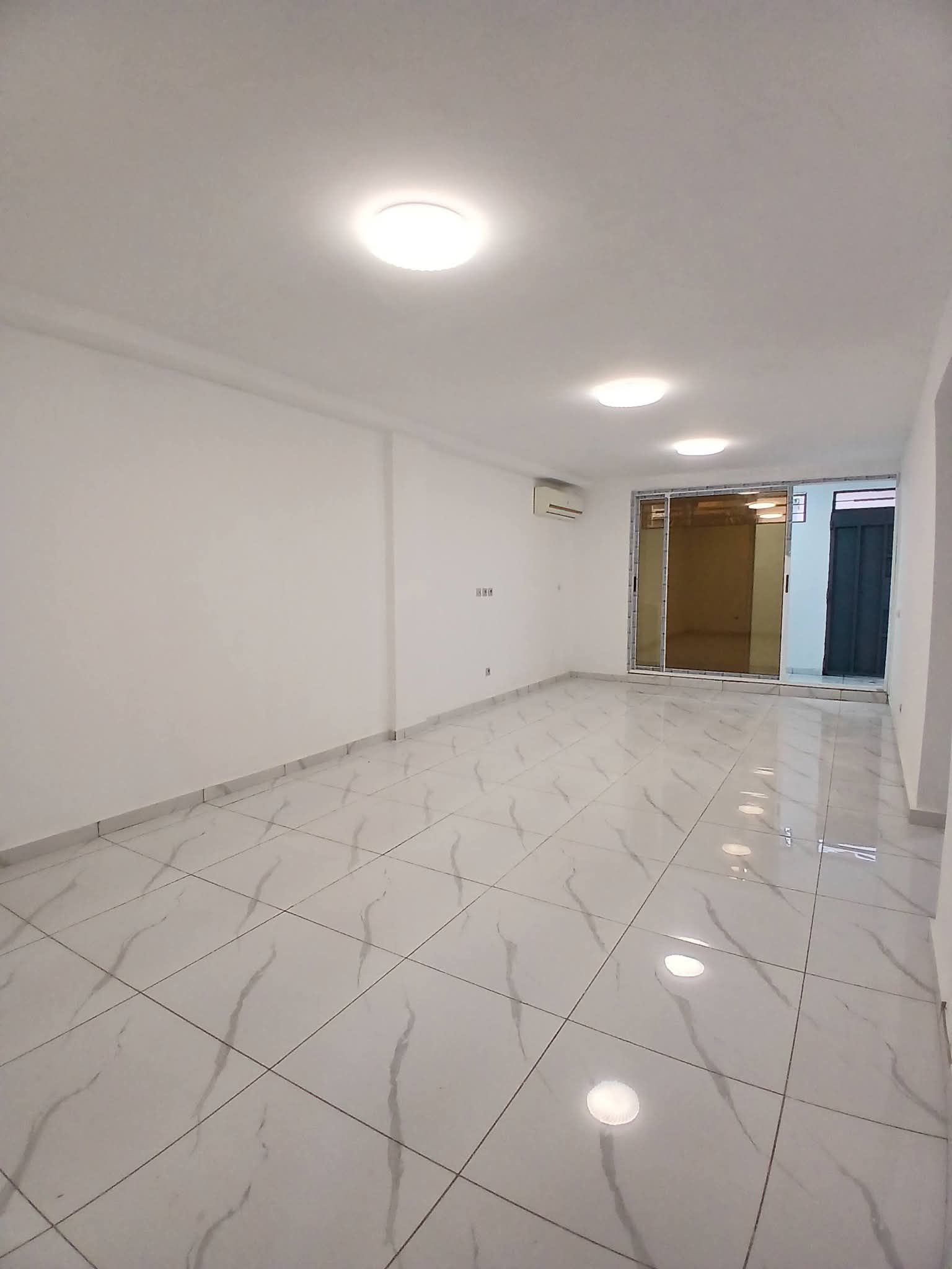 Duplex 5 pièces bon standing