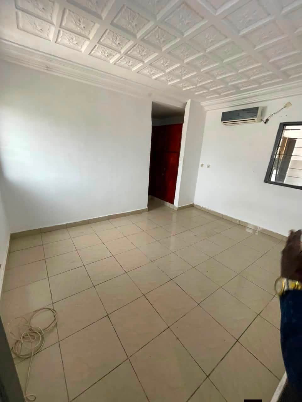 Beau logement 3 pièces au 2e étage