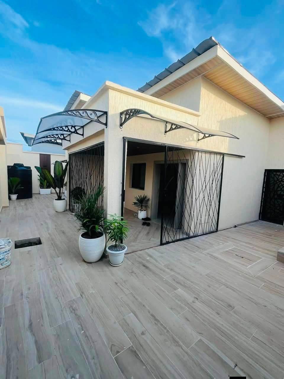 Magnifique villa basse 5 pièces haut standing