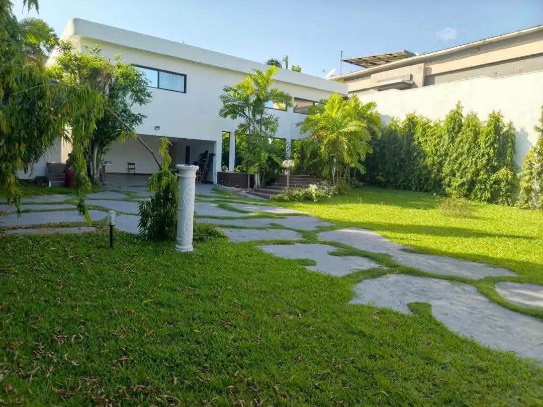 Sublime villa duplex 10 pièces bon standing