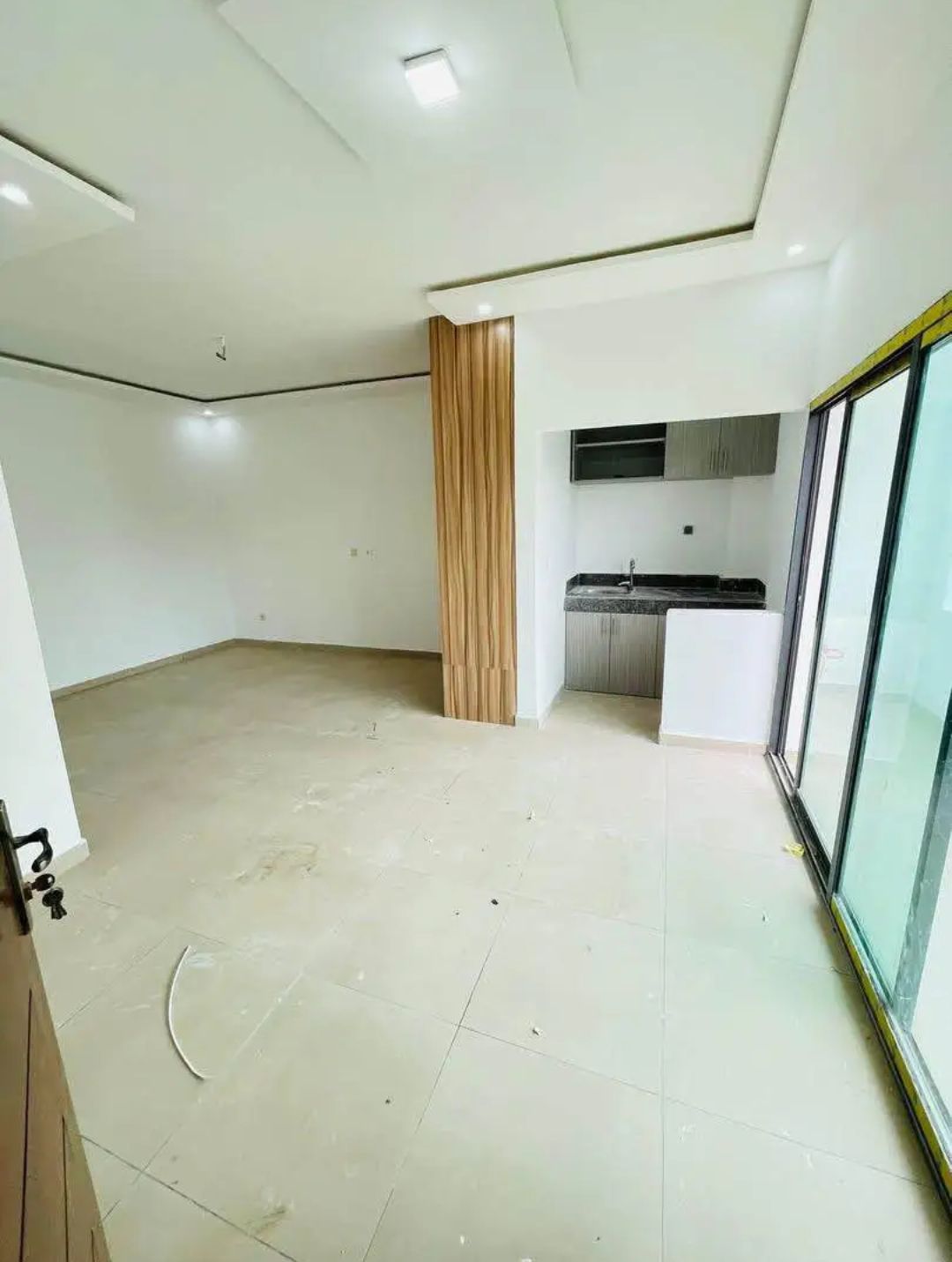Spacieux studio jamais habité